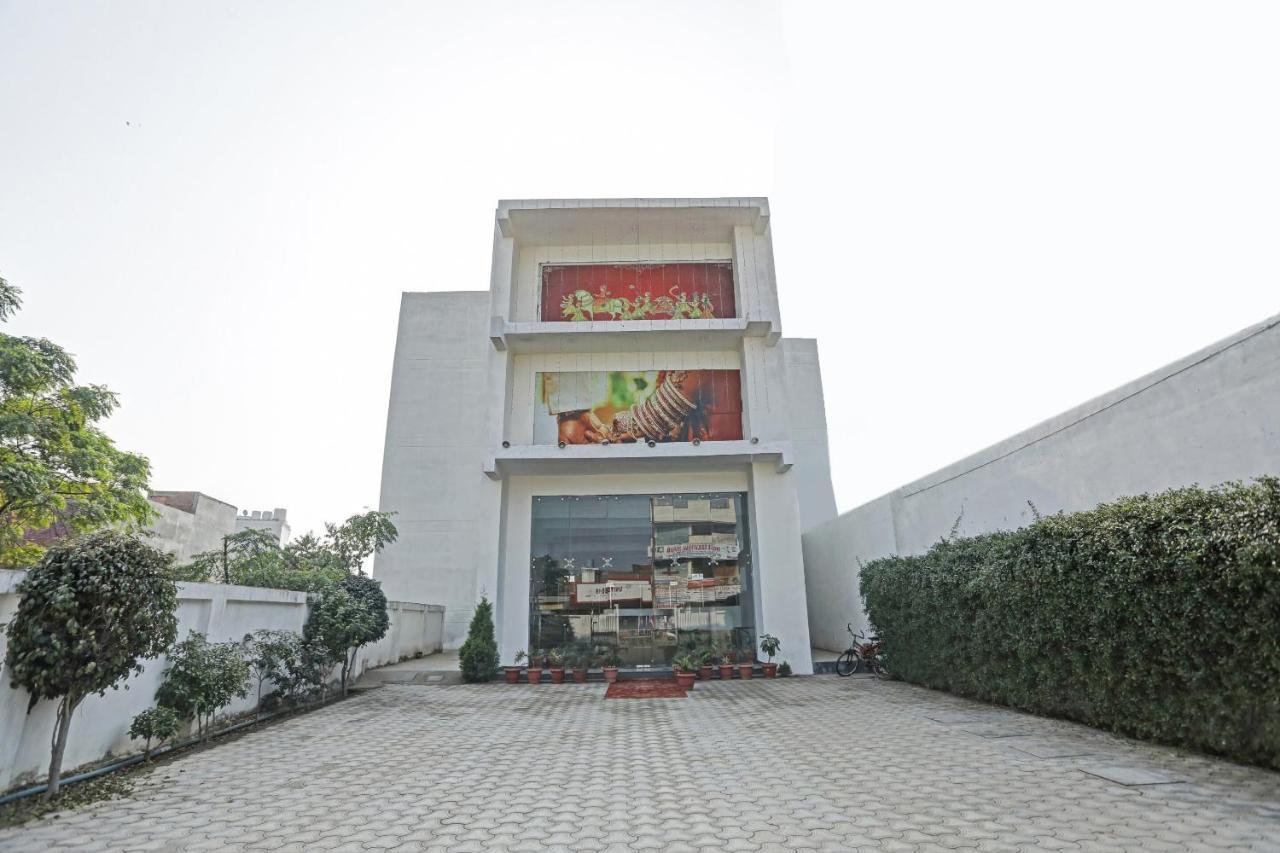 Oyo Flagship 80971 The Lime Tree Bareilly Exterior photo